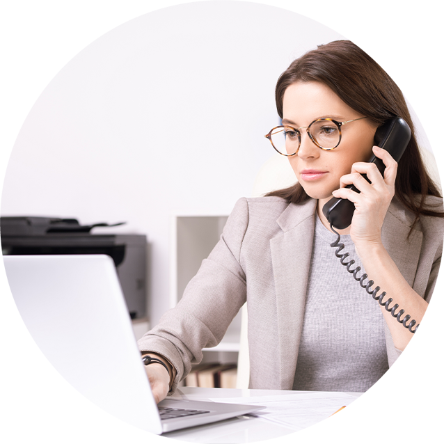 Orthopedic Answering Service | Receptionists managing calls and information